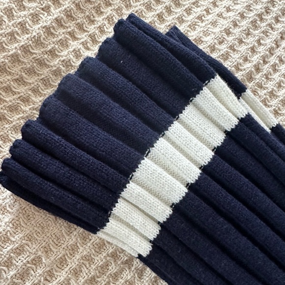 Sincerely Jules Navy and White Knit Sweater and Pant Lounge Set - Size Small - Picture 9 of 11